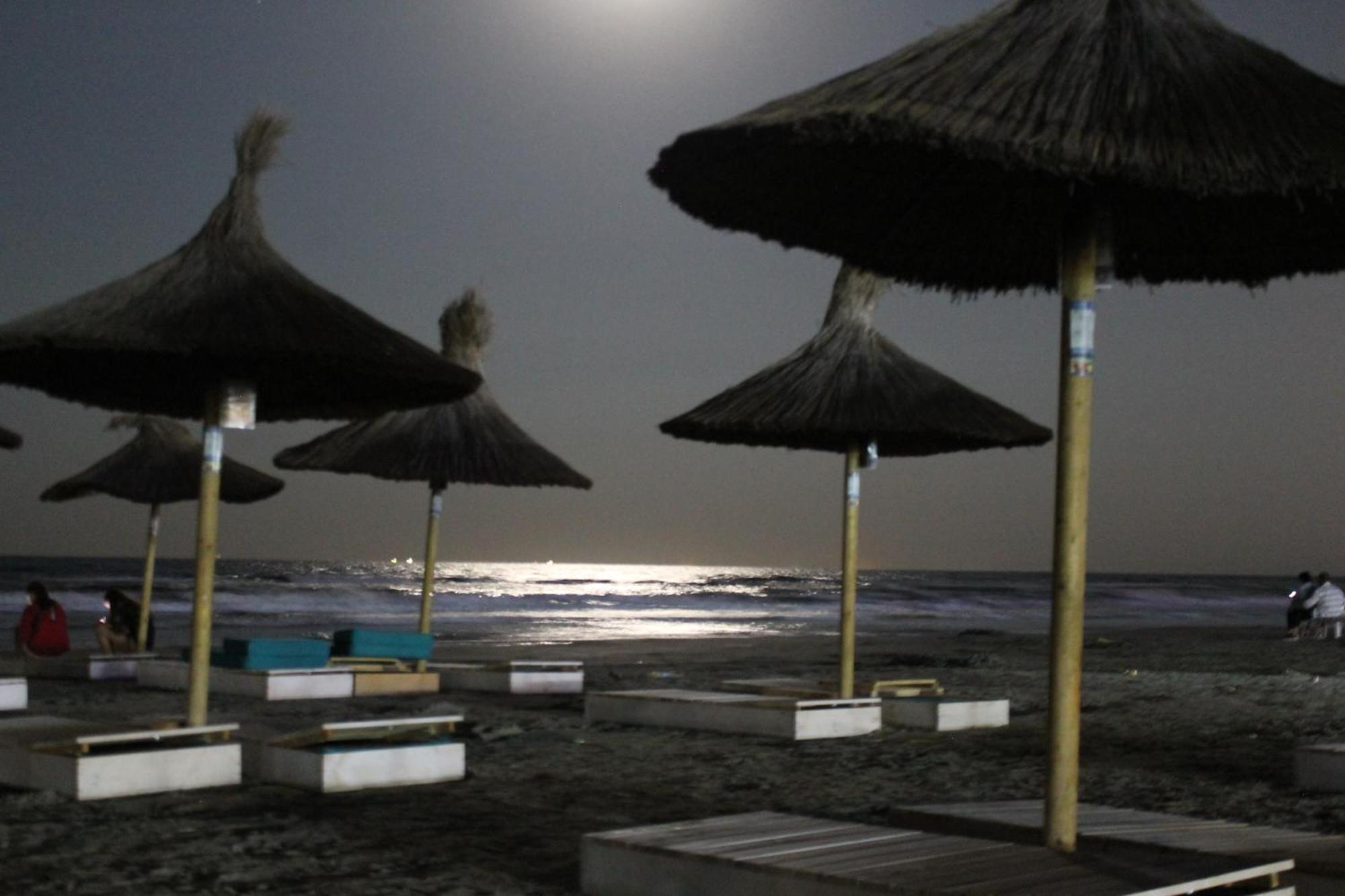 On Beach-Mamaia Residence Năvodari Buitenkant foto