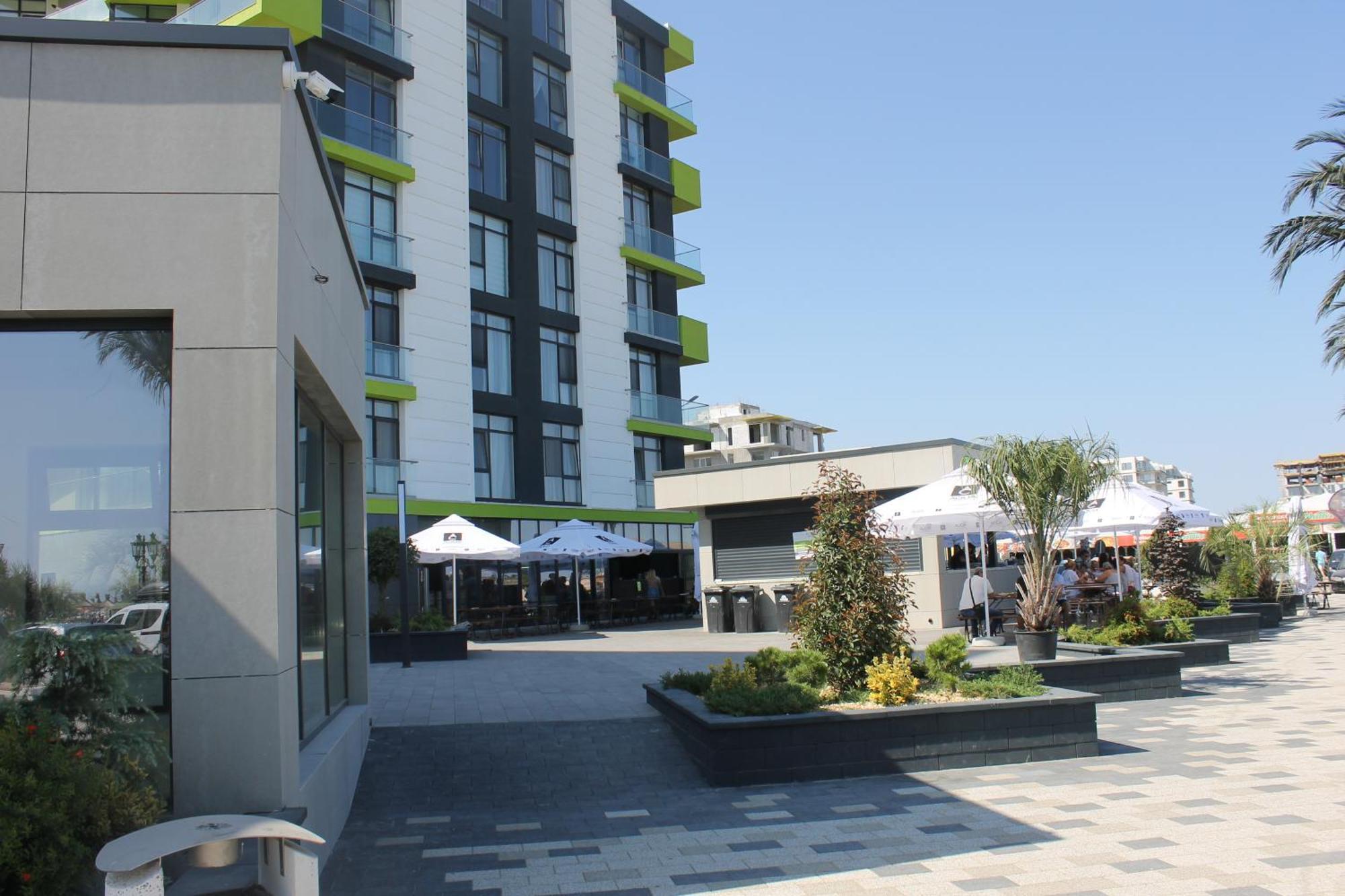 On Beach-Mamaia Residence Năvodari Buitenkant foto