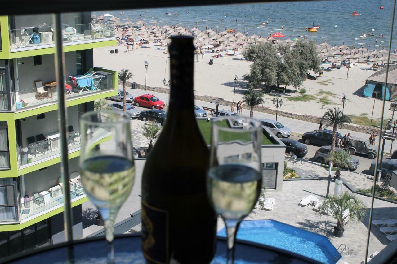 On Beach-Mamaia Residence Năvodari Buitenkant foto