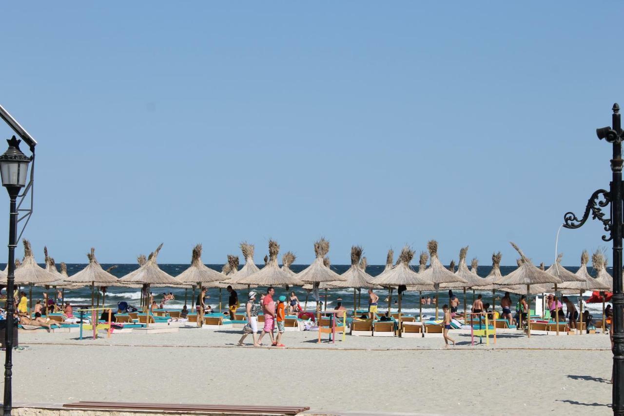 On Beach-Mamaia Residence Năvodari Buitenkant foto